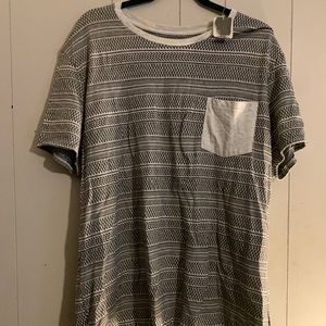 T-shirt urban outfitters